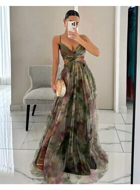 印花V领收腰长裙 Printed V-neck waist cinched dress for women