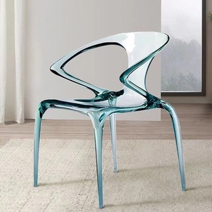 AVA罗奇堡亚克力餐桌椅轻奢高级设计师家用扶手透明靠背水晶椅子