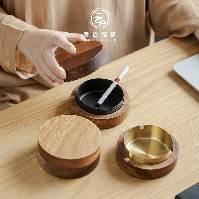家用创意实木不锈钢胡桃木烟灰缸客厅带盖防飞灰个性潮流烟缸摆件