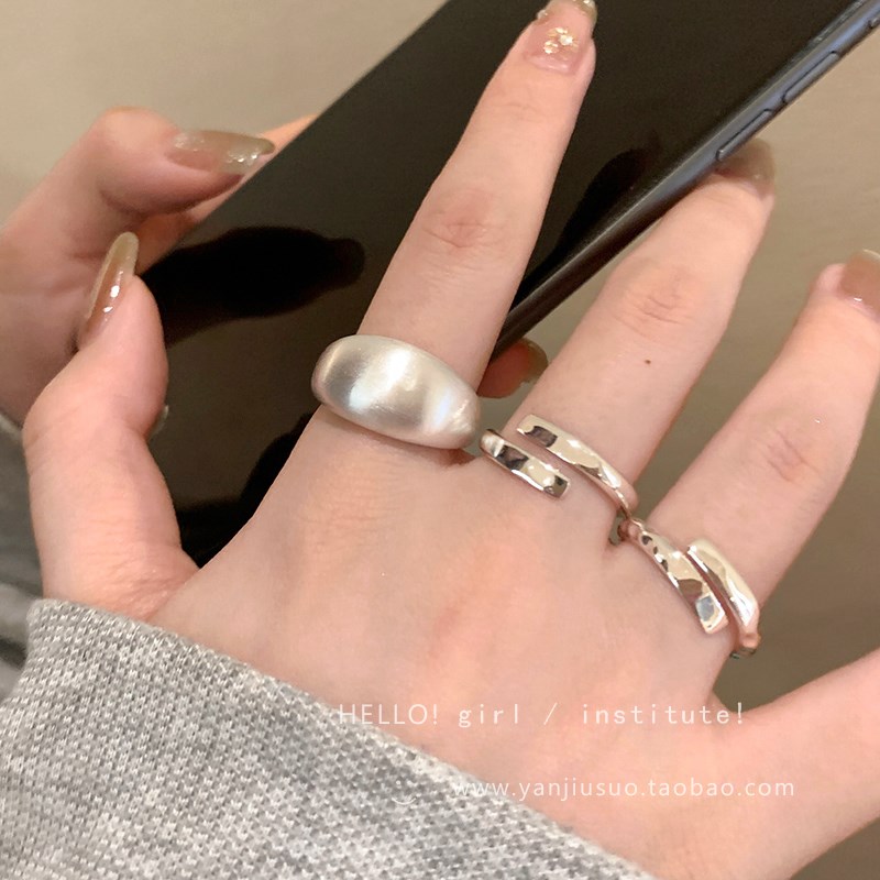 速发精致银色拉丝素圈戒指女小众设计高级感不掉色指环开口波浪食