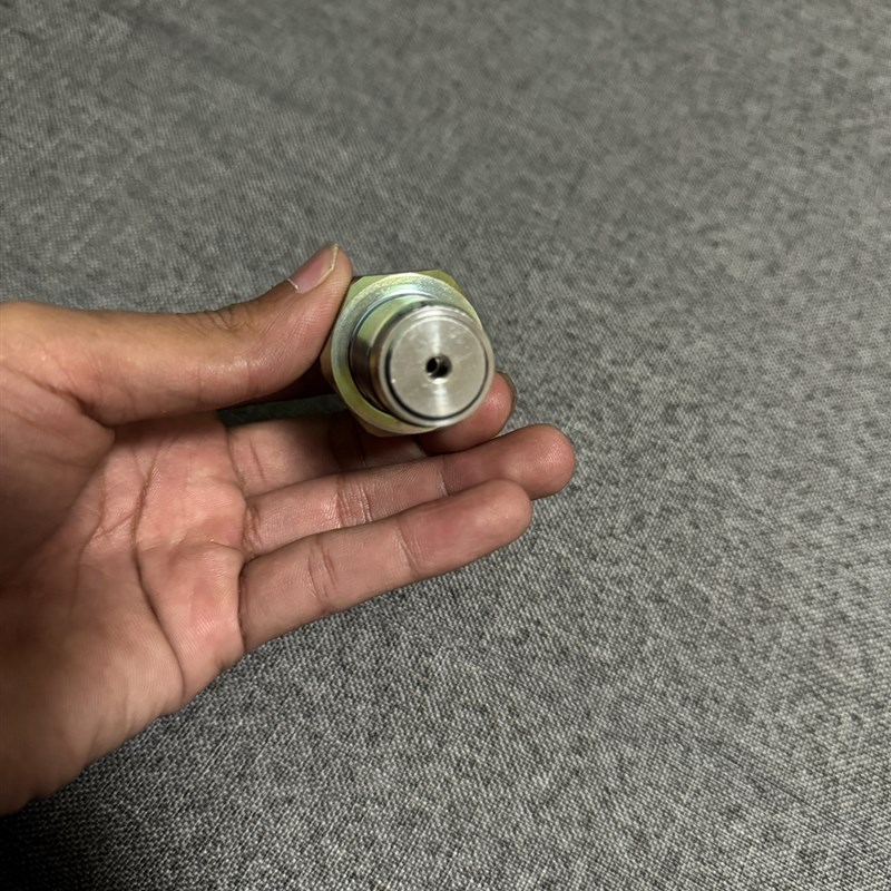 挖掘机配件神钢130 140 200 210 260 350-8超8高压共轨压力传感器