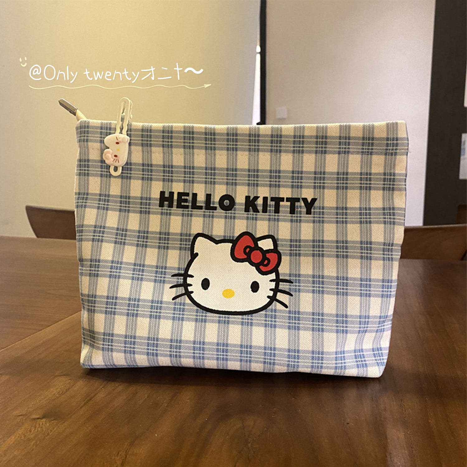HelloKitty可爱格纹帆布化妆包女百搭手提拉炼小包旅行收纳洗漱包