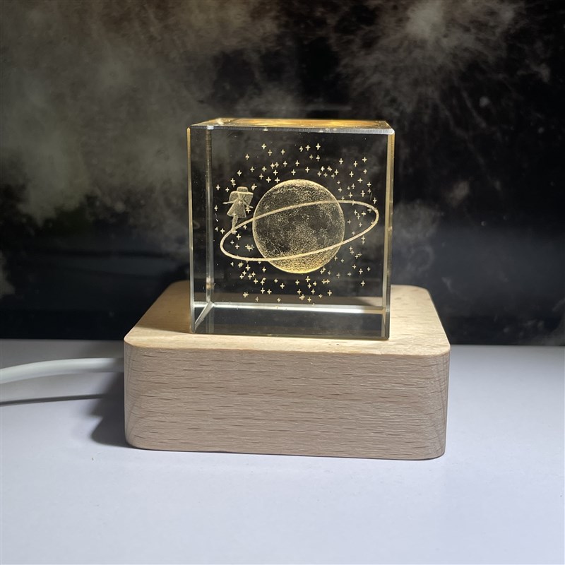 在星球中漫e步 创意浪漫星球小夜灯摆件男女朋友同学节日生日礼物