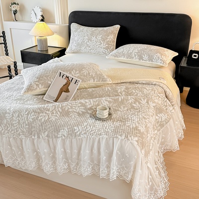獭獭家纺烂花雕花绒花边床盖