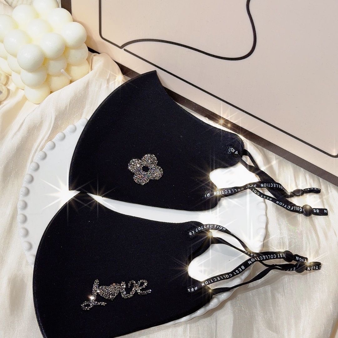 明星同款空气棉love四叶草镶钻口罩立体可水洗可调节