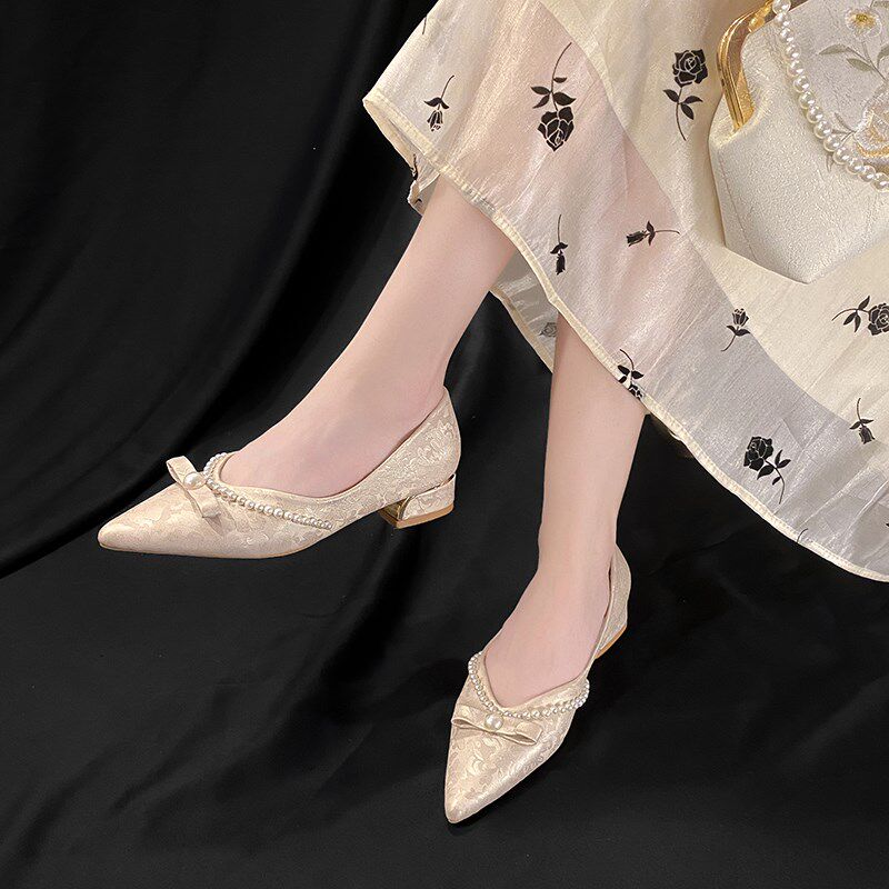 极速尖头粗跟单鞋女配裙子旗袍古风D新中式低跟禾秀婚纱婚鞋新娘