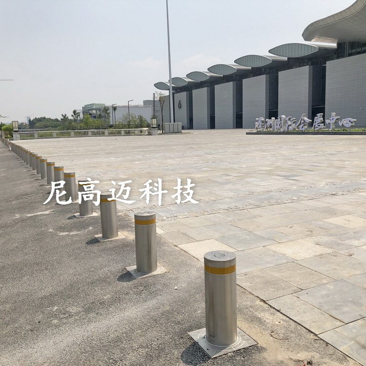 液压全自动升降车挡潭州会展中心周边道路隔离防撞柱不锈钢档路桩