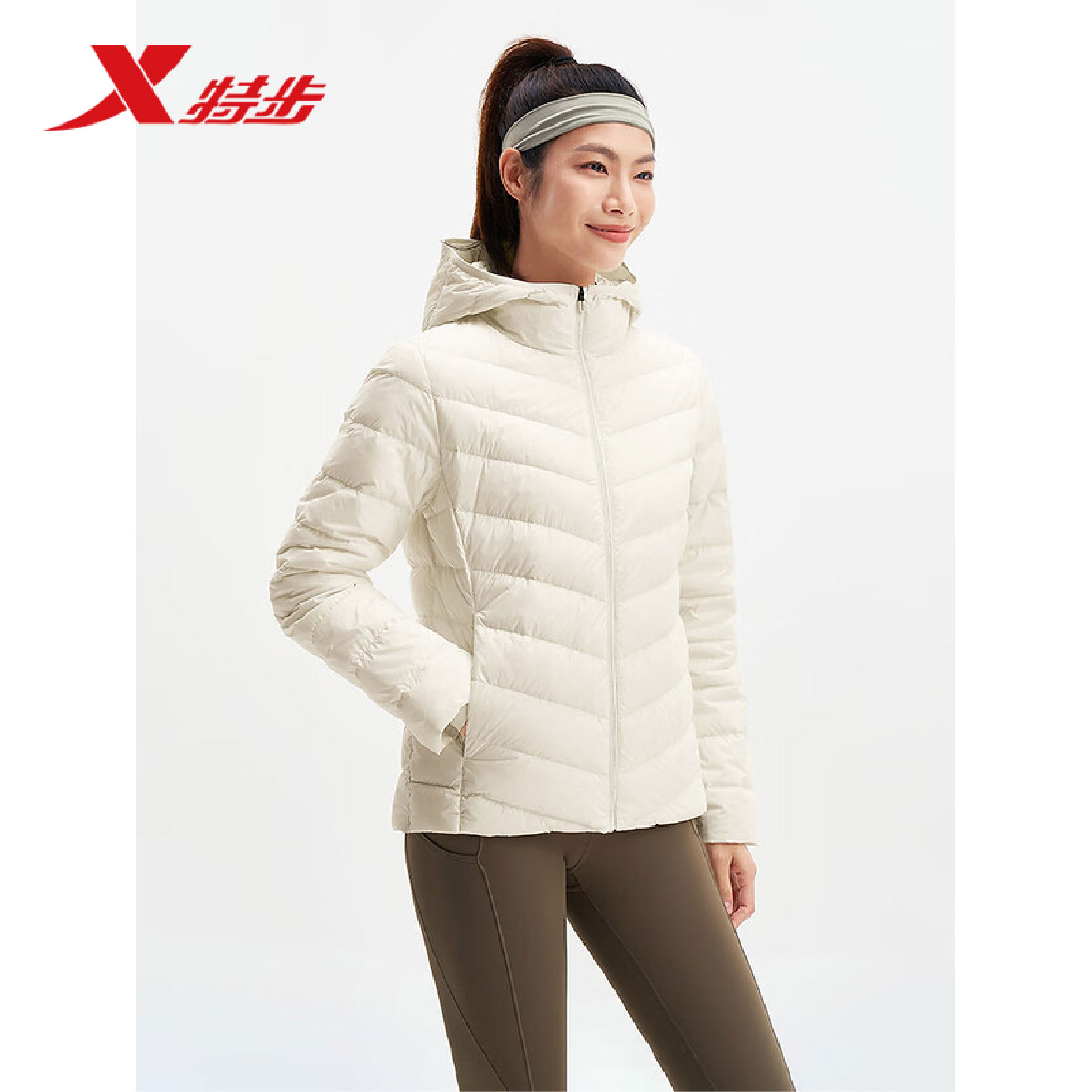 特步羽绒服女2025冬季新款