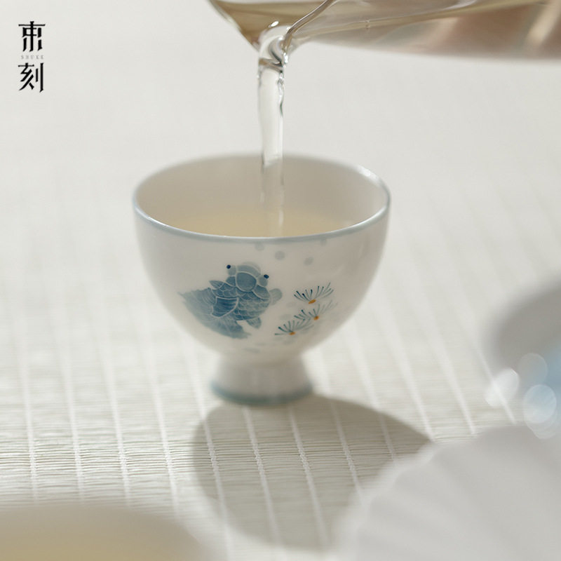 束刻 釉下彩手绘青花中式茶杯家用手工主人杯日式高足品茗杯单杯