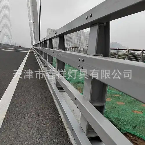 道路交通设施高速防撞护栏桥梁防护栏热镀锌喷塑道路两侧防撞围栏