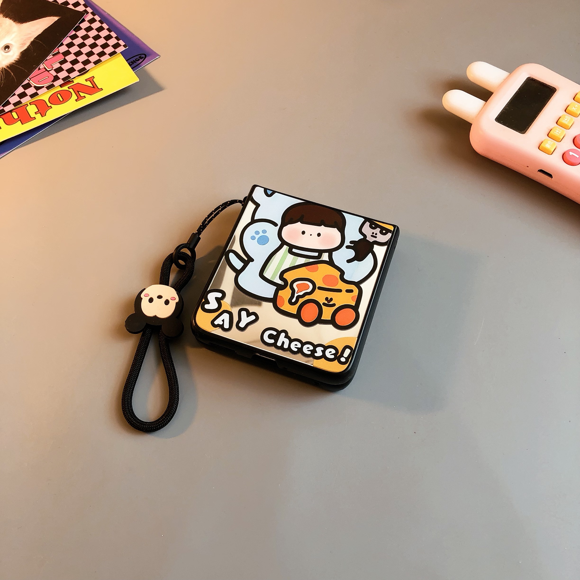 镜子壳适用折叠手机硬壳卡通风
