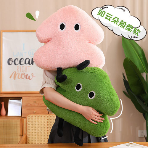 速发可爱创意诞心枕少树树抱枕沙发飘窗卧室床上靠圣装饰靠