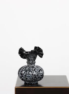 中古风极简奶牛黑色白色芬顿琉璃花瓶玻璃高级感大小ins风手工