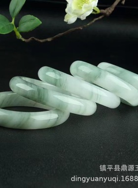 天山翠手镯 金丝玉雪翠中宽手镯新疆昆仑翠飘花翡翠色玉石镯子