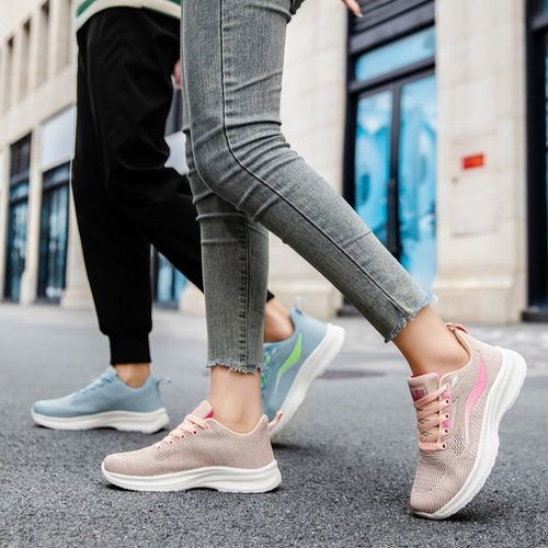 春夏季新款网面飞织透气男女同款冷粘休闲运动鞋中老年健步鞋