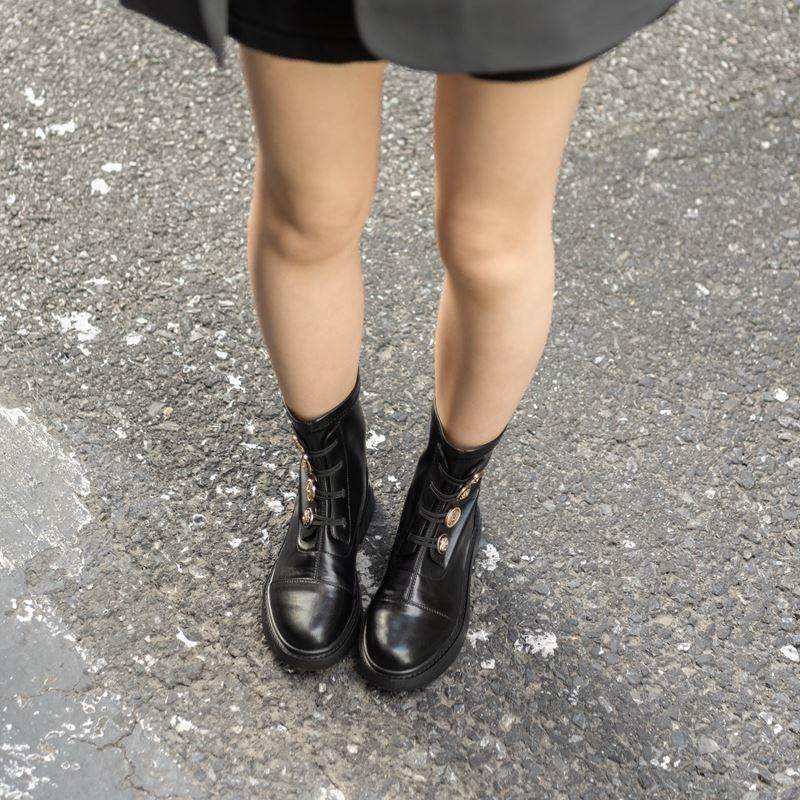 柒步森林平底英伦风马丁靴子女瘦瘦短靴2023年新款女鞋秋冬季加T