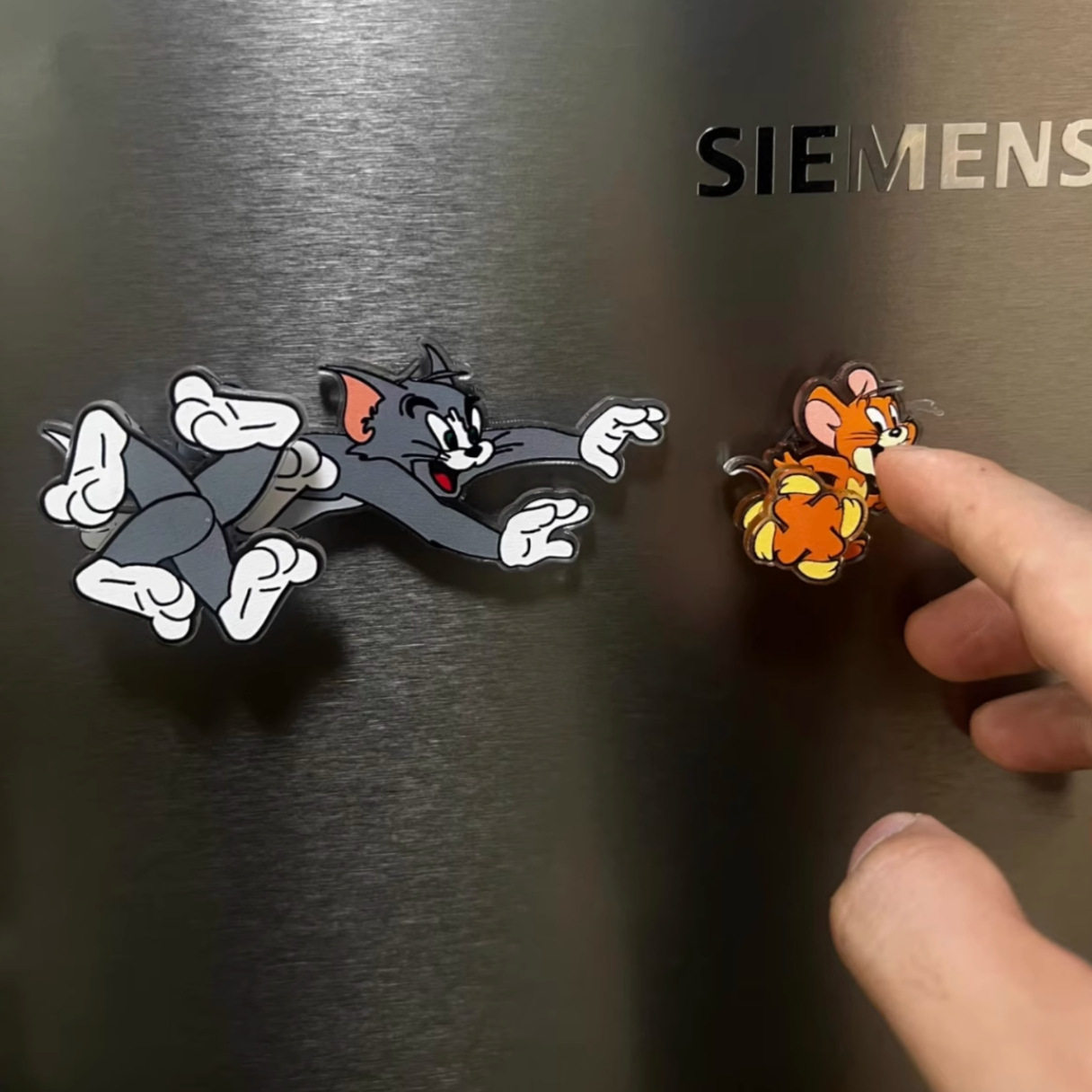 猫和老鼠趣味冰箱贴旋转亚克力磁吸贴2025新款卡通创意电表箱装饰