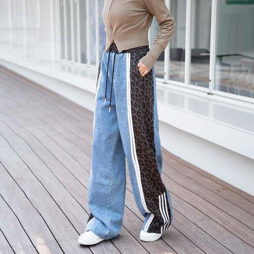 Womens Leopard Print Patchwork Jeans Featuring A High -
