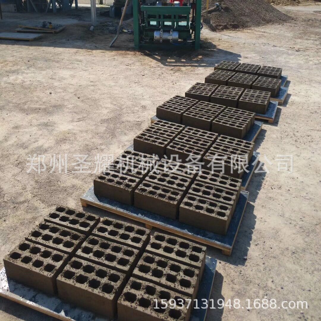 小型半自动免烧空心砌块砖机