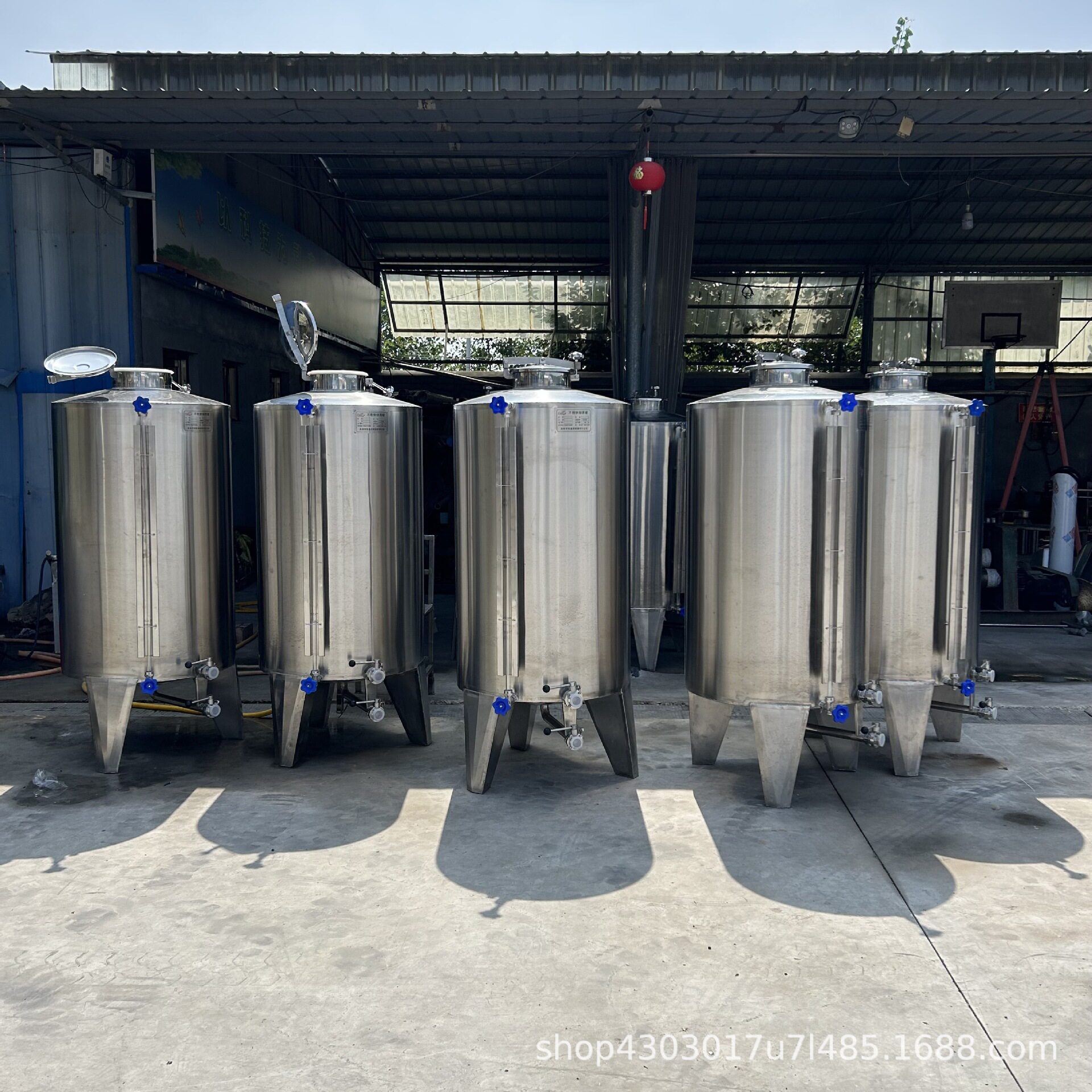 不锈钢食品级储油罐 1000斤花生油储存罐 毛油储罐可加高支腿