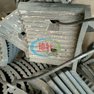 颚式破碎机配件高锰钢鄂板齿板牙板锤式破碎机锻打合金锤头筛条