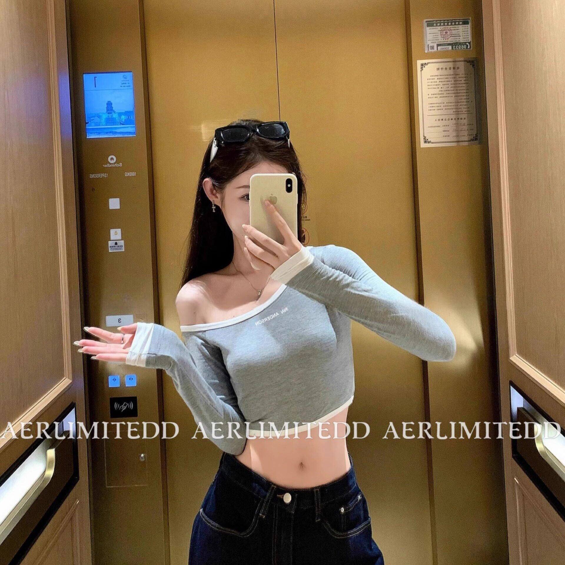 韩国购版*AN早春新款字母印花斜肩露肩长袖t恤女修身短款辣妹上衣