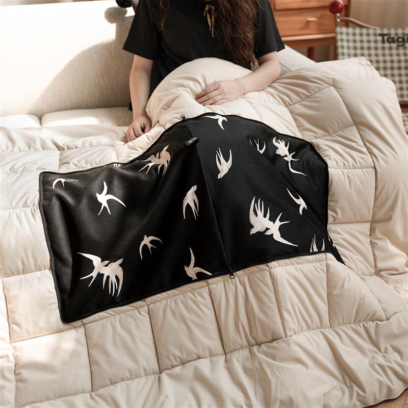 燕南飞复古时尚手拎抱枕被子汽车沙发盖毯二合一办公室午睡多功能