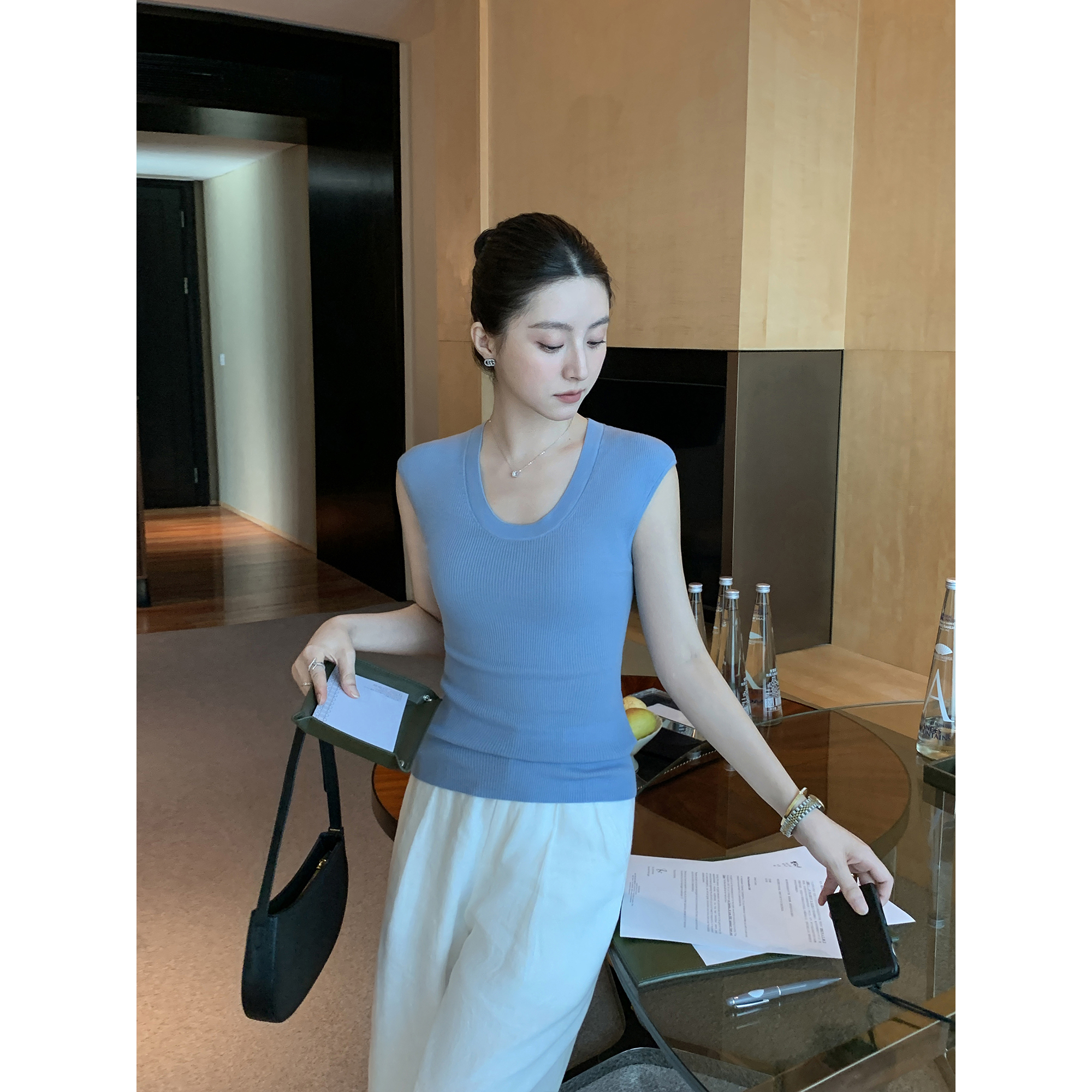 Maven Lin 高智淡人穿搭|极简贵价100%羊毛小飞袖U领针织上衣女