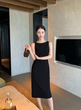 Maven Lin 高智系列|日常通勤醋酸背心连衣裙设计感后开叉包臀裙