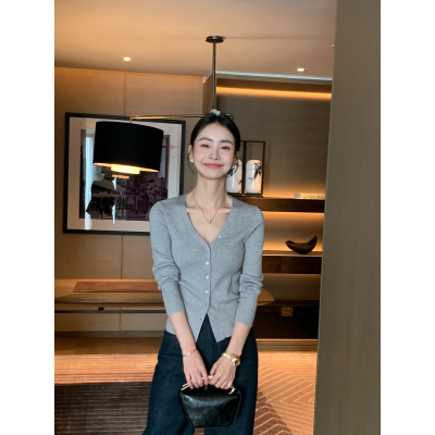 桑蚕羊毛V领修身女内搭打底上衣