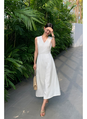 Maven Lin法式白色v领无袖连衣裙子女夏季2025亚麻高级感显瘦长裙