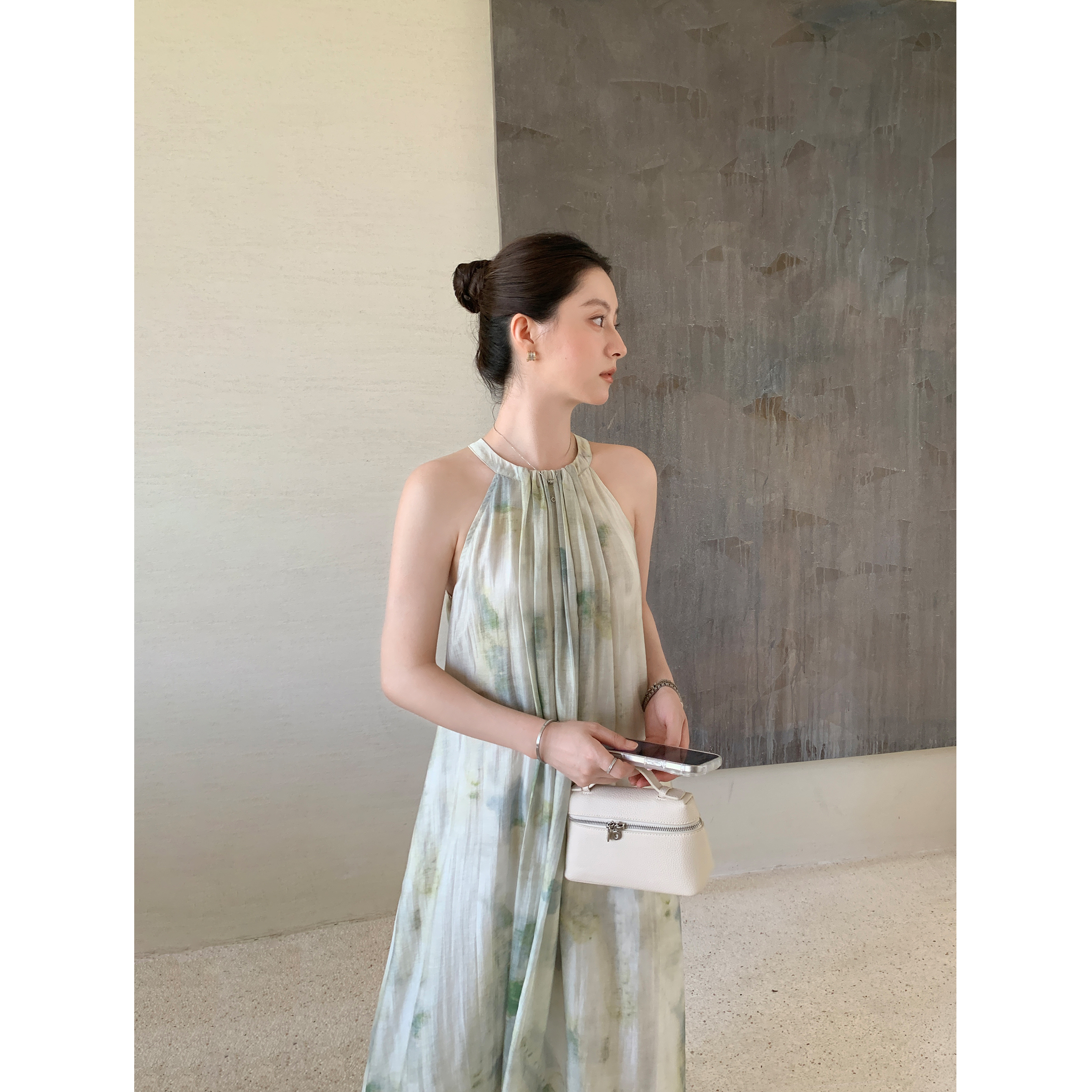 Maven Lin 高端加密晕染花 优雅挂脖连衣裙女度假风宽松a字大摆裙