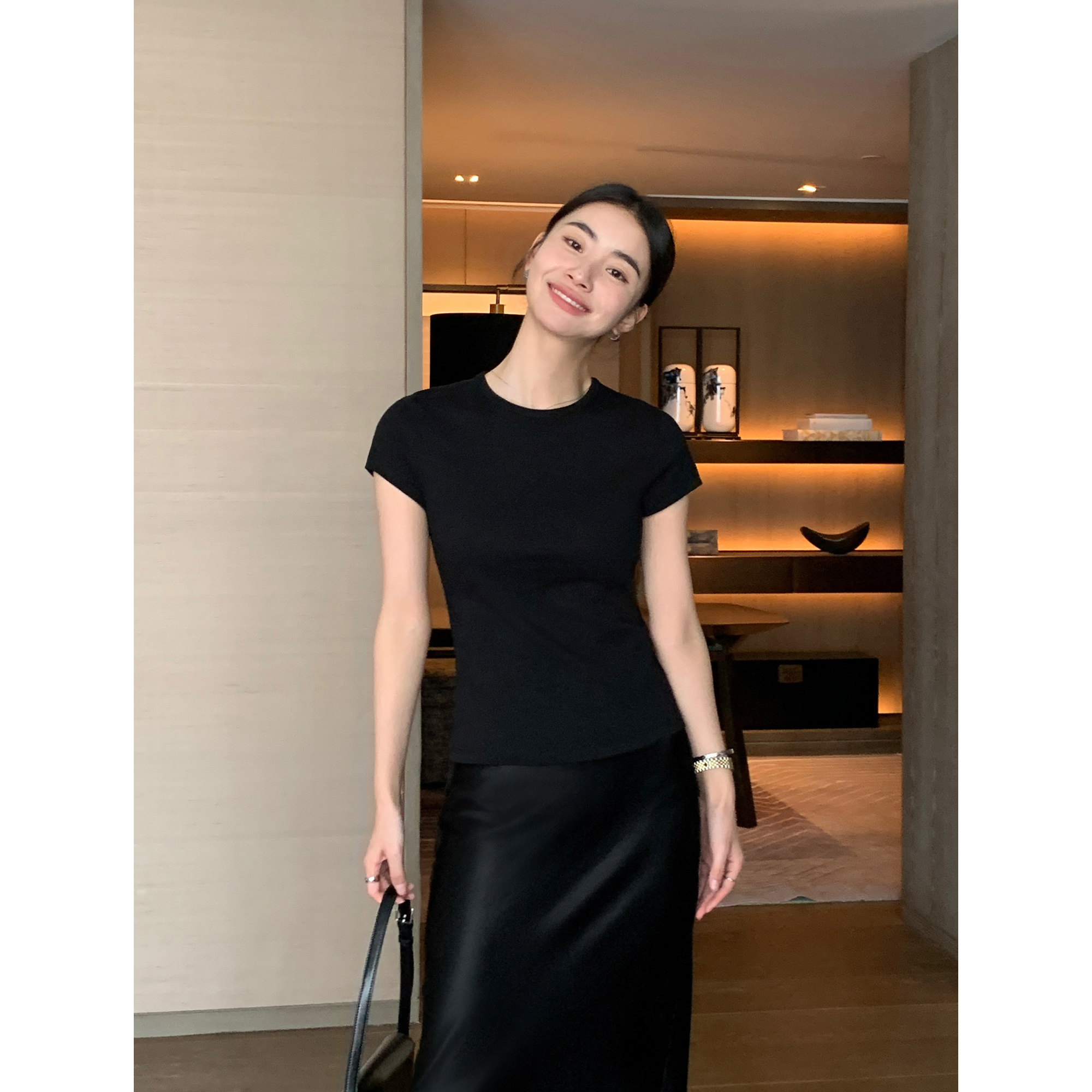 经典圆领时髦T恤螺纹针织