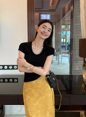 Maven Lin【现货7.5折】显瘦U领针织短袖t恤女气质正肩半袖上衣