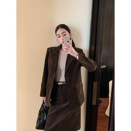 Maven Lin 意式品味 高级感灯芯绒西装外套女直筒半身裙白领套装