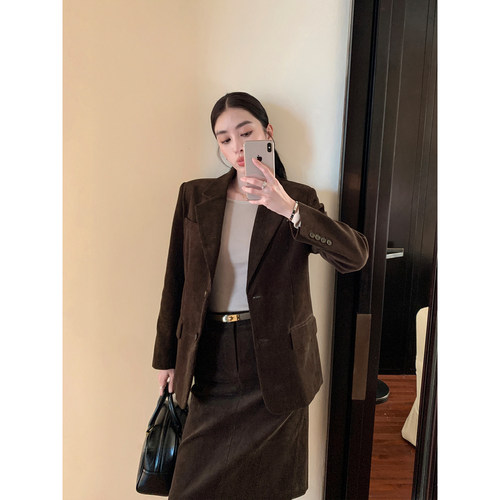 Maven Lin 意式品味 高级感灯芯绒西装外套女直筒半身裙白领套装