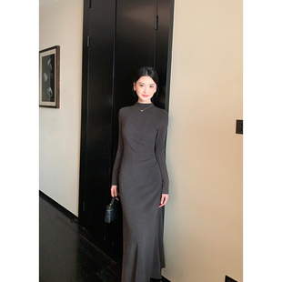 半高领打底针织连衣裙女气质收腰a字内搭长裙 精简优雅 Maven Lin