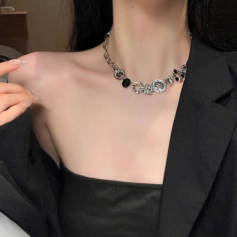 MaisonCleo甜酷金属纽扣锁骨链