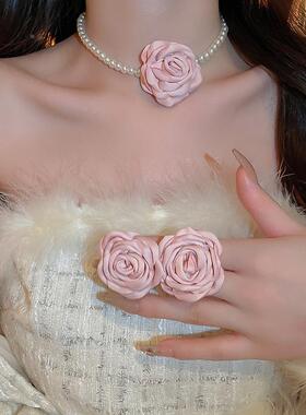 MaisonCleo甜美布艺山茶花朵项链