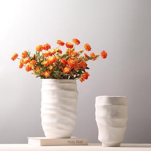 新疆包邮现代简约陶瓷蚕茧花瓶黑磨砂插花装饰品花白色样板房器摆