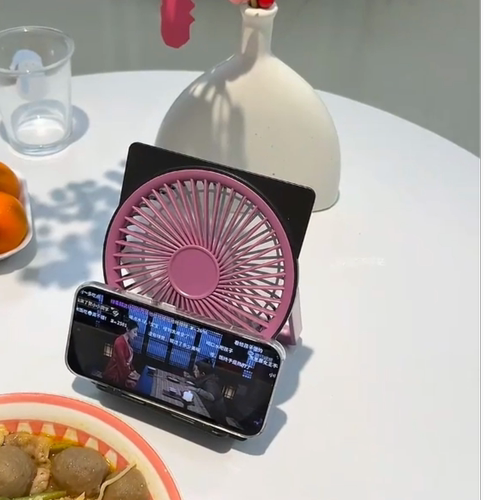 超薄风扇办公室桌面卡片循环扇夏季高颜值大风力usb充电迷你风扇