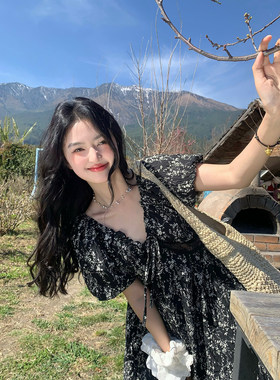 范雯雯 庄园女主 泡泡袖碎花连衣裙女夏季甜美黑色中长款a字裙子