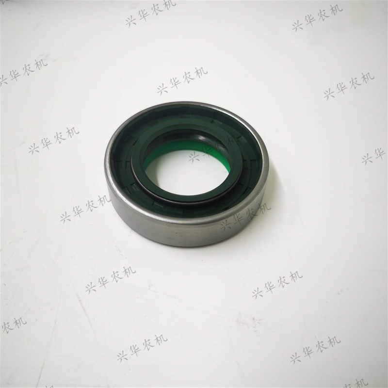 好货福田雷沃欧豹1854拖拉机前桥半轴轴承座油封40*68*18长叉轴油