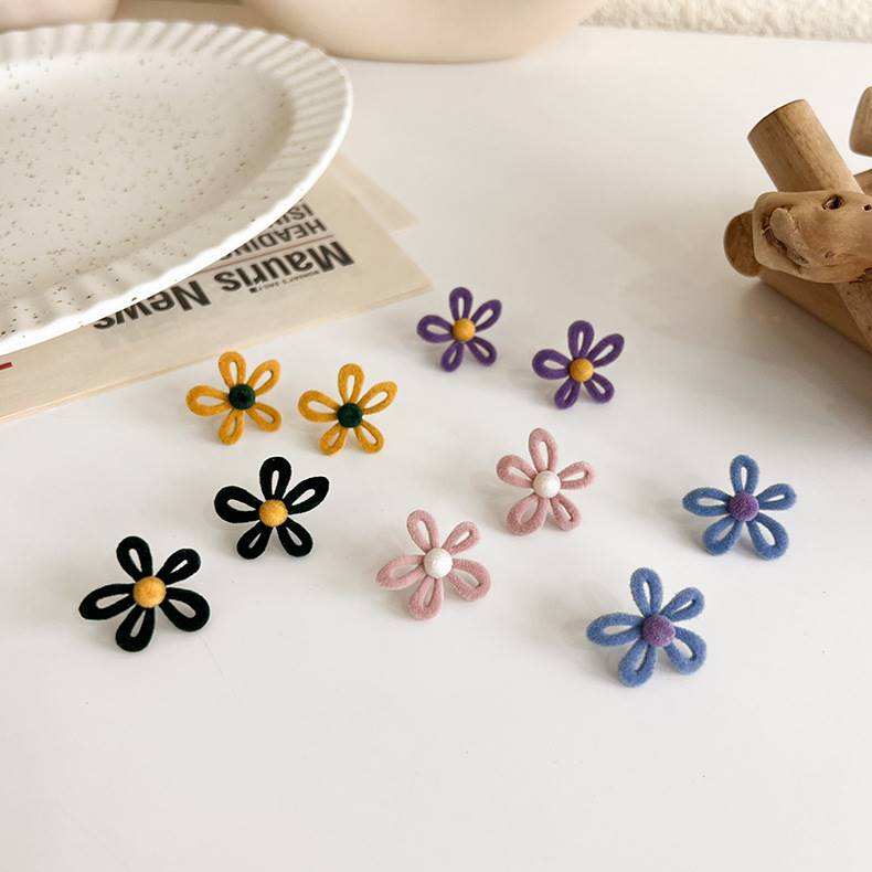 -Autumn and winter new retro sweet all-match flocking geomet