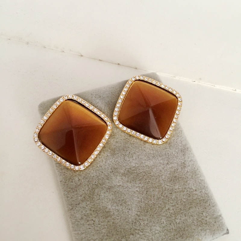 耳针 看好尺寸不退 1202 t@s 金色底镶方形黄色纹路石