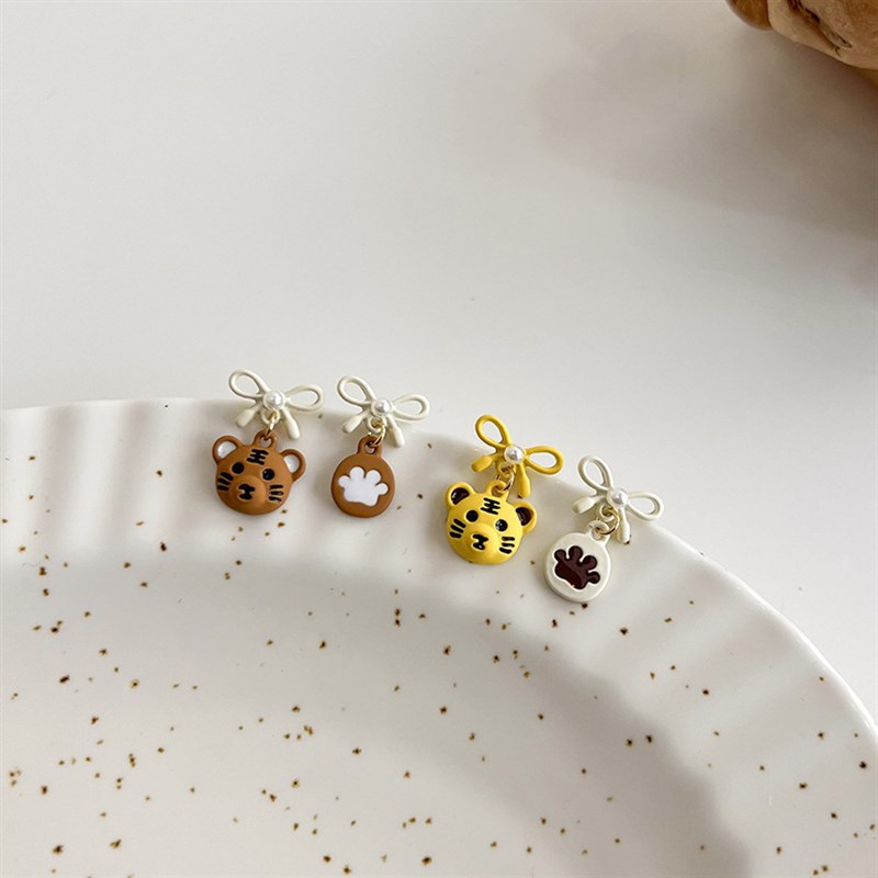 蝴蝶结老虎耳环百搭本命年女属虎耳针可爱虎过新年耳坠耳饰品2022