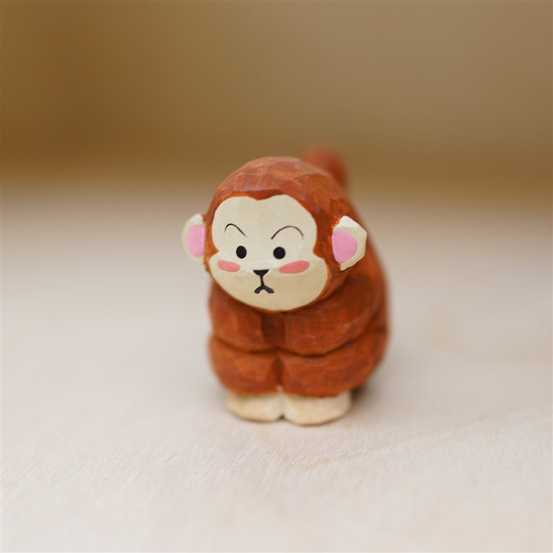 木刻自习室木雕小猴子摆件可x爱书架柜子显示器屏幕摆件新车礼物