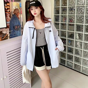 连帽设计感户外冰丝防晒衣短款外套女宽松薄款显瘦休闲运动防晒服