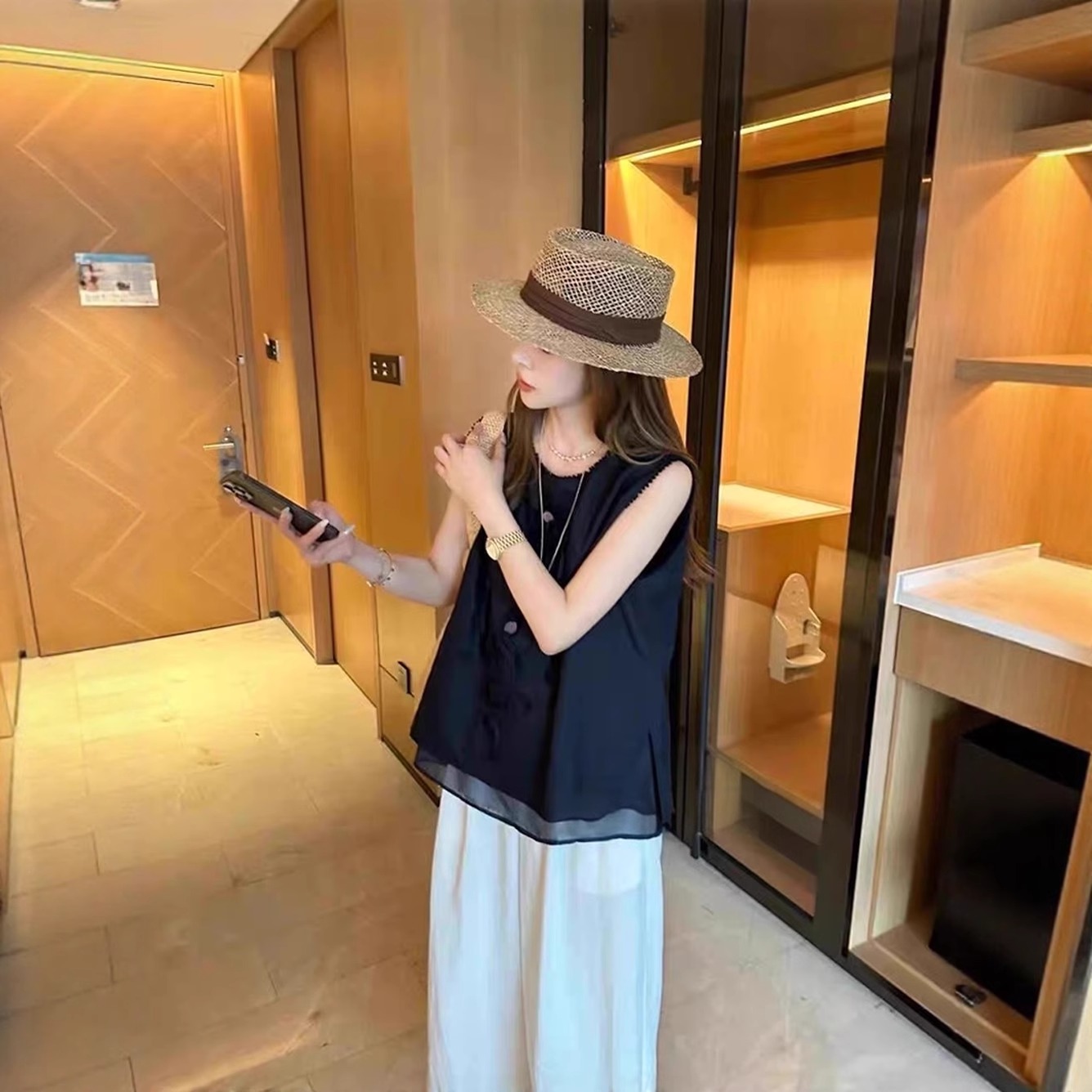 新中式亚麻刺绣吊带背心女防走光