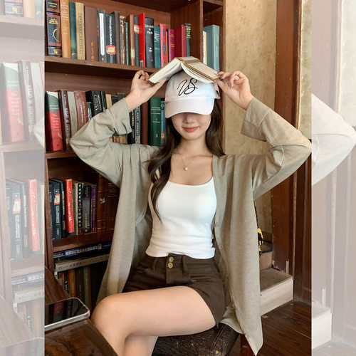 燕麦色纽扣V领防晒开衫女设计感